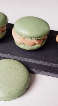 Macarons au café
