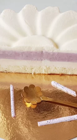 Entremet violette et chocolat blanc