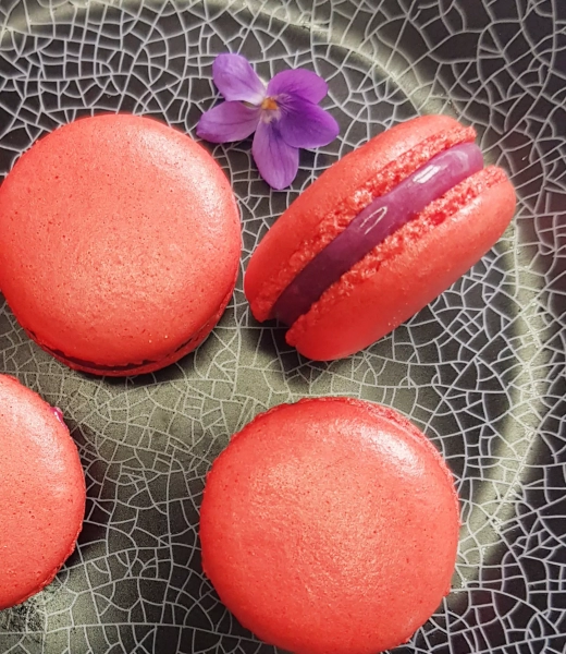 Macarons aux fruits rouges