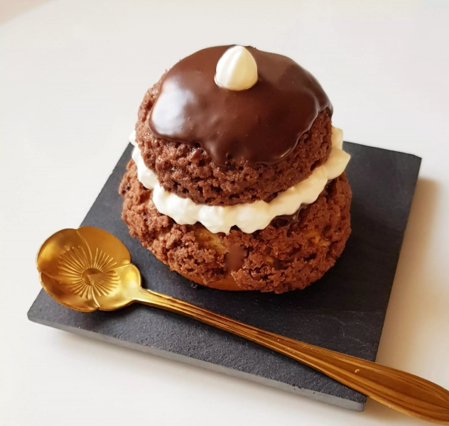 Religieuse au chocolat