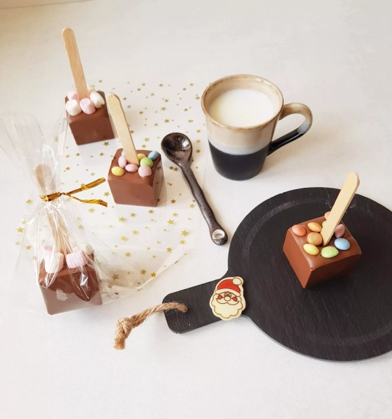Sucettes chocolat chaud (au lait)