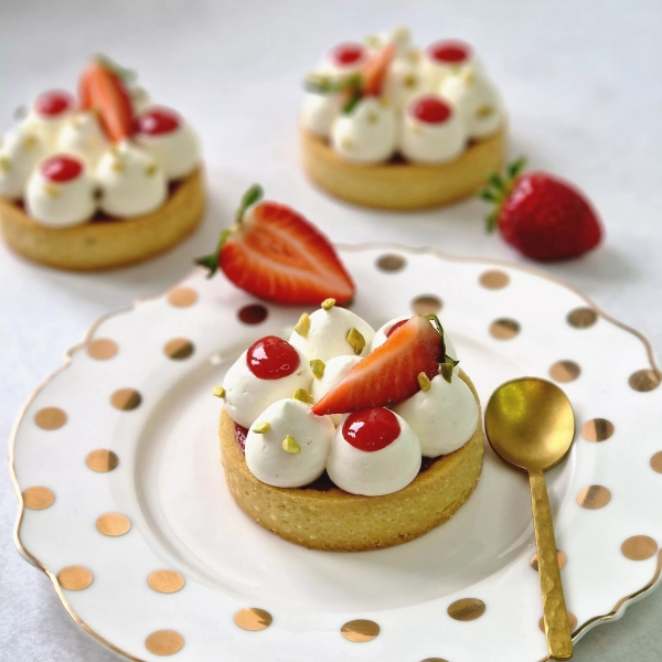 Tartelettes pistache, fraise et vanille